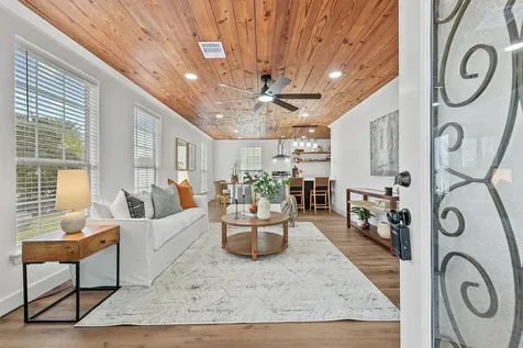 4907 Alamo Drive Galveston TX 77551