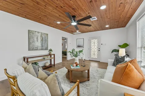 4907 Alamo Drive Galveston TX 77551