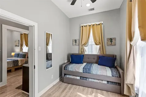 811 10th Street Galveston TX 77550