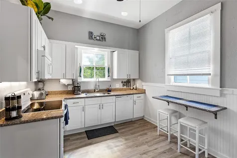811 10th Street Galveston TX 77550