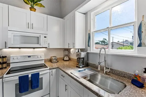 811 10th Street Galveston TX 77550