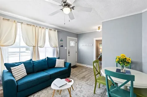 811 10th Street Galveston TX 77550