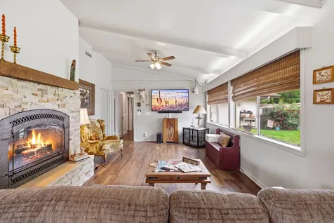 305 N Harvey Street Caldwell TX 77836