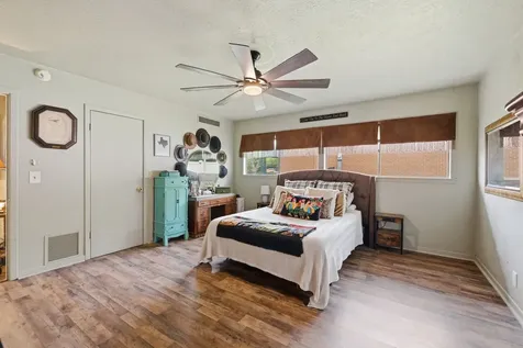 305 N Harvey Street Caldwell TX 77836