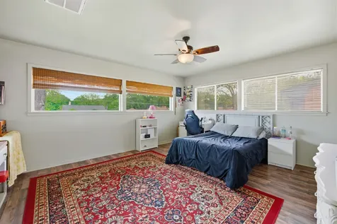 305 N Harvey Street Caldwell TX 77836