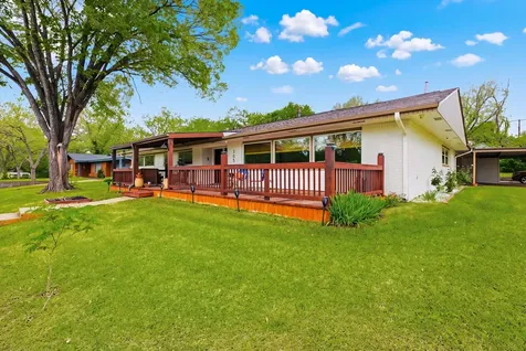 305 N Harvey Street Caldwell TX 77836