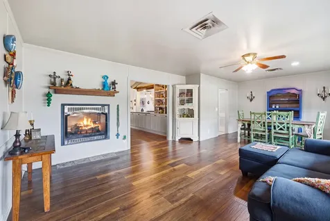 305 N Harvey Street Caldwell TX 77836