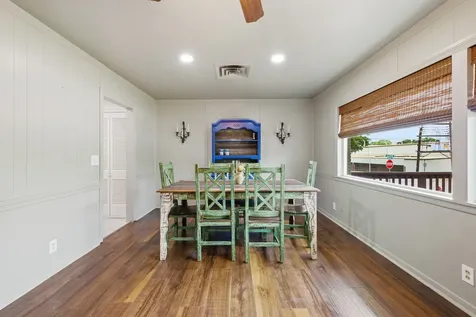 305 N Harvey Street Caldwell TX 77836