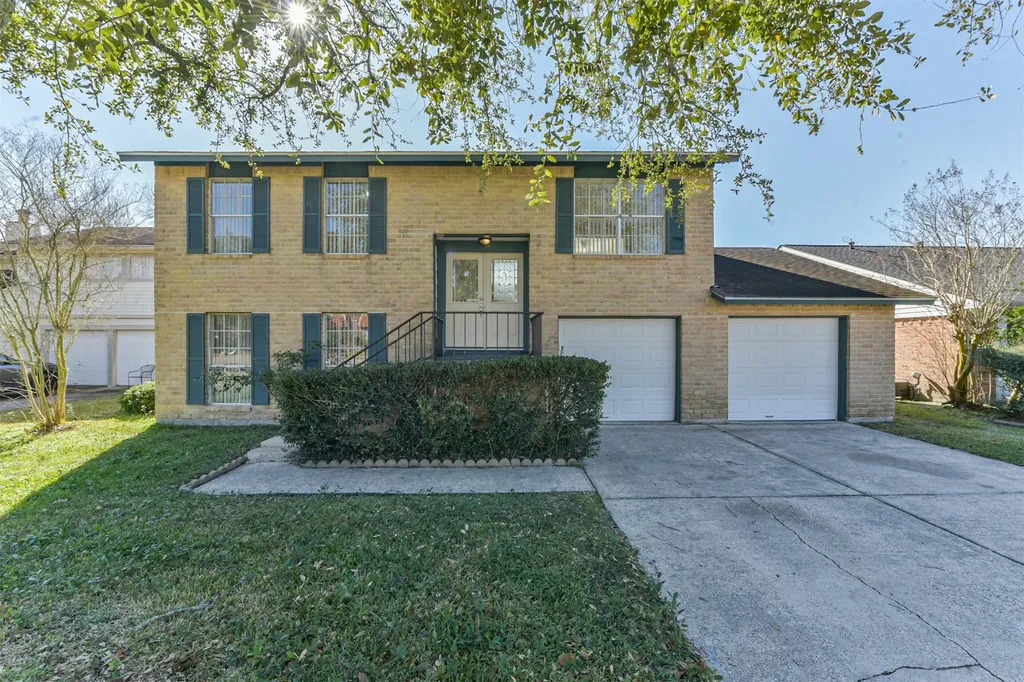 406 Mcconn Court Houston TX 77598