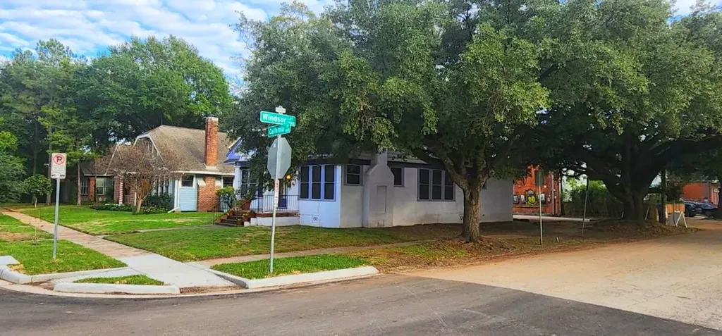 1621 California Street Houston TX 77006