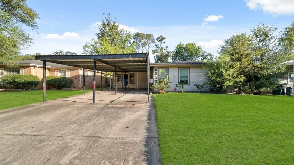 2513 13th Street Galena Park TX 77547