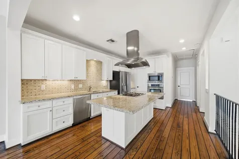 5524 Larkin Street B Houston TX 77007