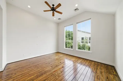 5524 Larkin Street B Houston TX 77007