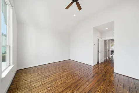 5524 Larkin Street B Houston TX 77007