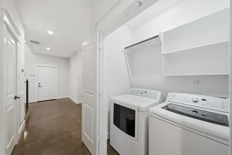 5524 Larkin Street B Houston TX 77007