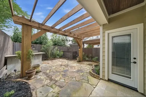 5524 Larkin Street B Houston TX 77007
