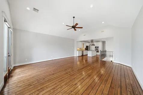 5524 Larkin Street B Houston TX 77007