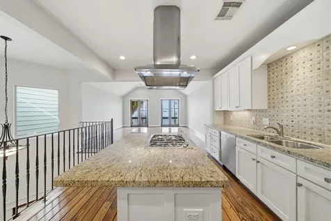 5524 Larkin Street B Houston TX 77007