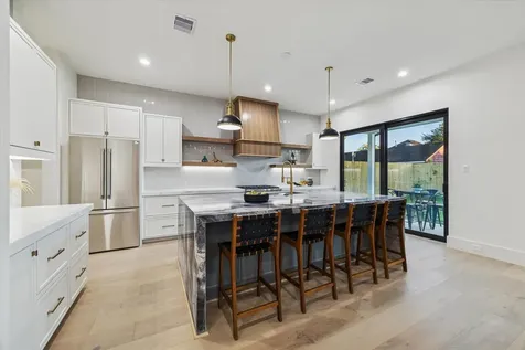 614 Eleanor Street Houston TX 77009