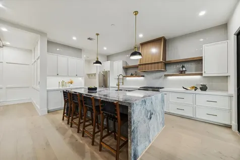 614 Eleanor Street Houston TX 77009