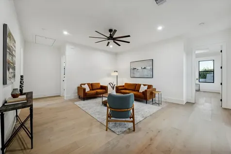 614 Eleanor Street Houston TX 77009