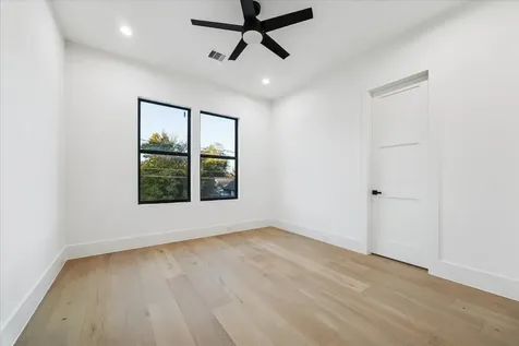 614 Eleanor Street Houston TX 77009