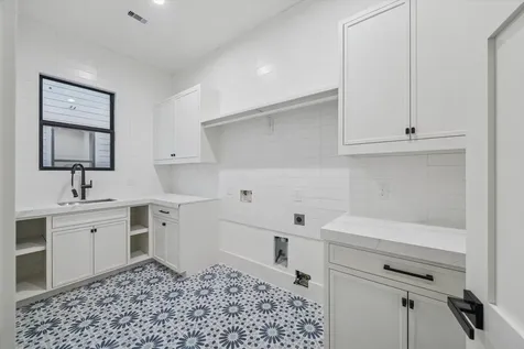 614 Eleanor Street Houston TX 77009
