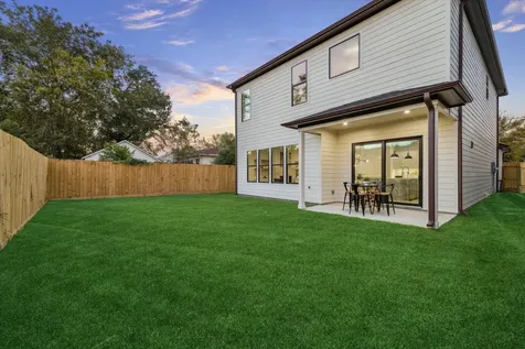 614 Eleanor Street Houston TX 77009