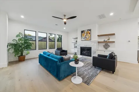614 Eleanor Street Houston TX 77009