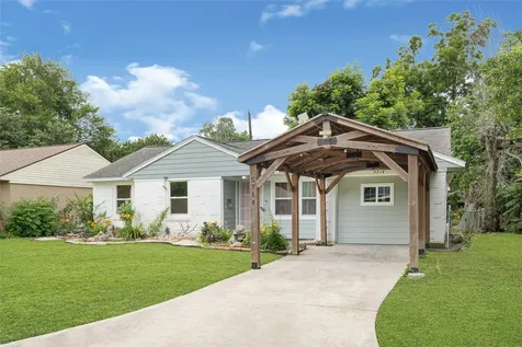 5714 Peacock Street Houston TX 77033