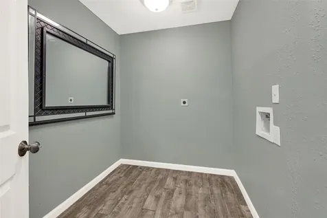 5714 Peacock Street Houston TX 77033
