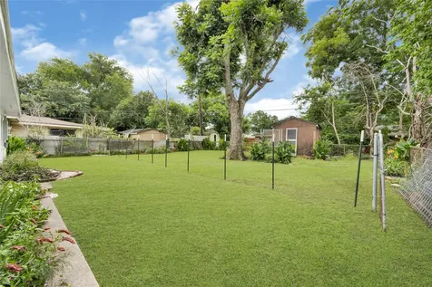5714 Peacock Street Houston TX 77033