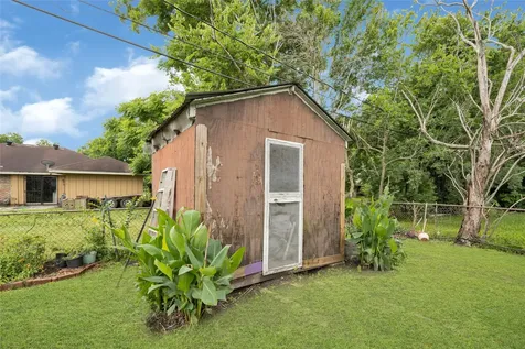 5714 Peacock Street Houston TX 77033