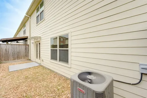 3721 Main Poplar Drive Houston TX 77025