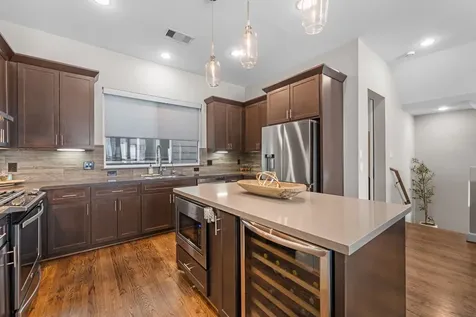 959 W 17th Street Houston TX 77008