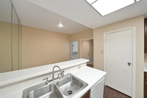 11711 Memorial Drive 604 Houston TX 77024