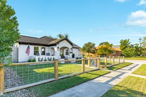 4727 Avenue O Galveston TX 77551