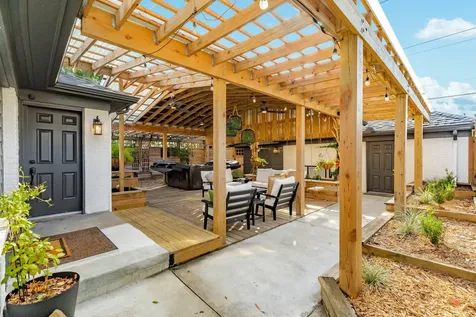 4727 Avenue O Galveston TX 77551