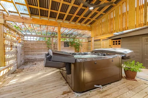 4727 Avenue O Galveston TX 77551