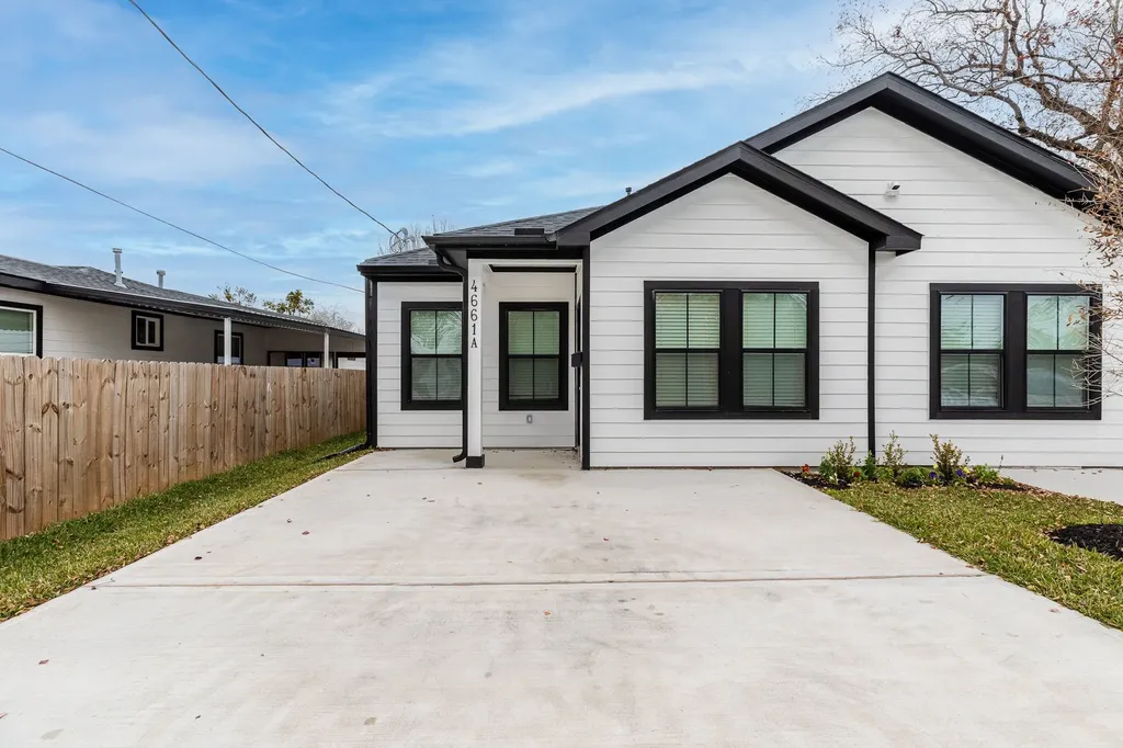 4661 Clover Street B Houston TX 77051