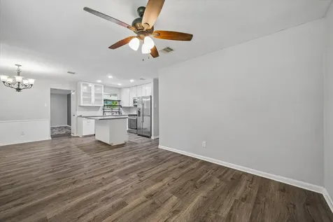 1526 Diplomat Way Houston TX 77088