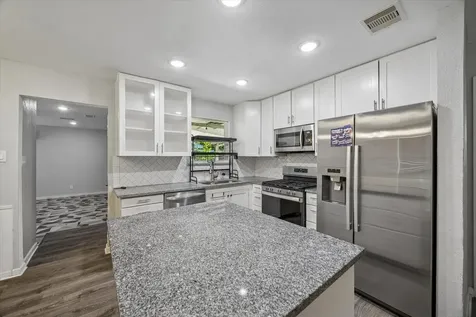 1526 Diplomat Way Houston TX 77088