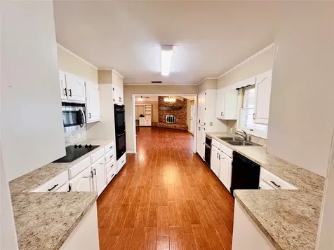 204 Primrose Lane Hemphill TX 75948
