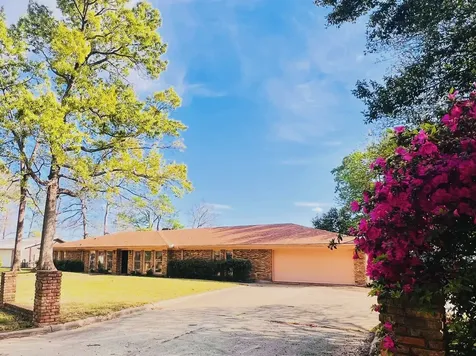 204 Primrose Lane Hemphill TX 75948