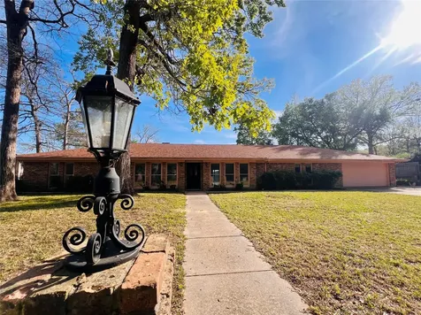 204 Primrose Lane Hemphill TX 75948