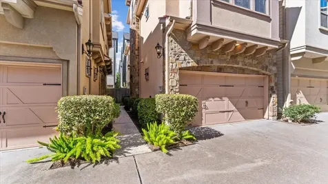 931 W 23rd Street I Houston TX 77008