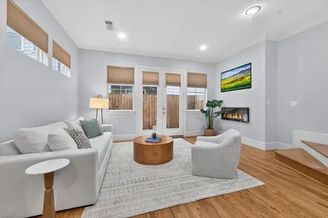 931 W 23rd Street I Houston TX 77008
