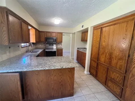 25587 White Oak Lane Splendora TX 77372
