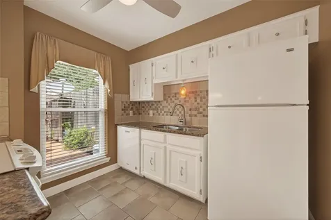 10252 Longmont Drive 45/4 Houston TX 77042