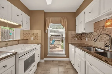10252 Longmont Drive 45/4 Houston TX 77042
